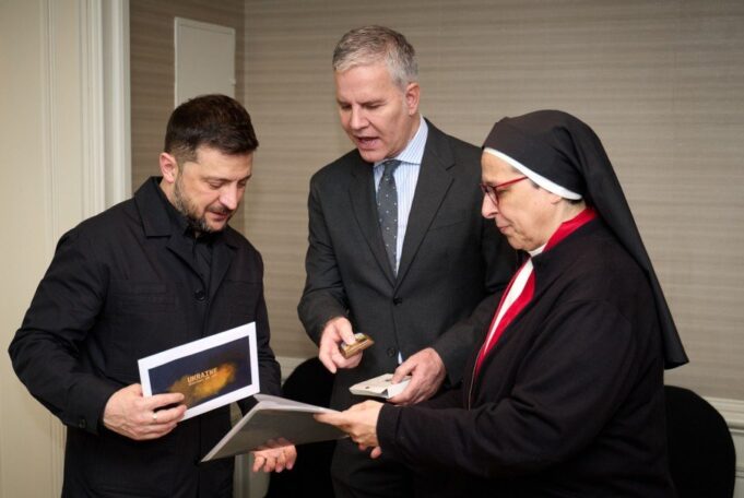 Ukrainian President Volodymyr Zelenskyy honors Dominican Sister Lucía Caram for war relief efforts: ‘We are truly grateful’