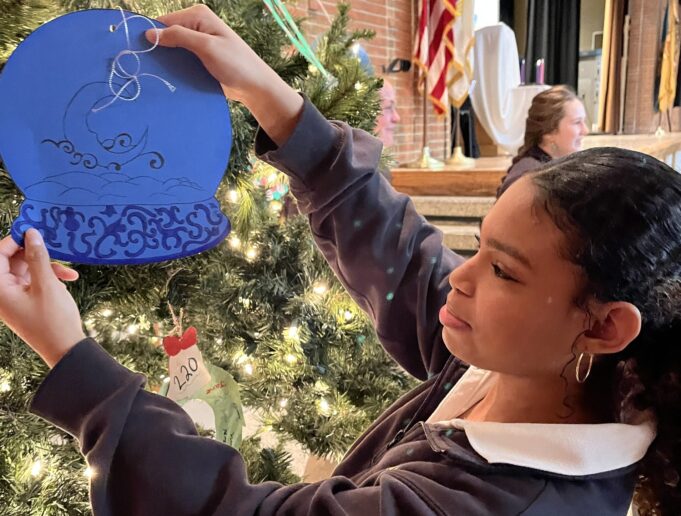 Padua Academy students, faculty celebrate Advent, Christmas