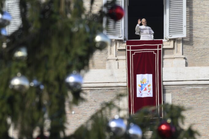 Pray for peace in front of the Nativity scene, Pope Leo XIV asks children