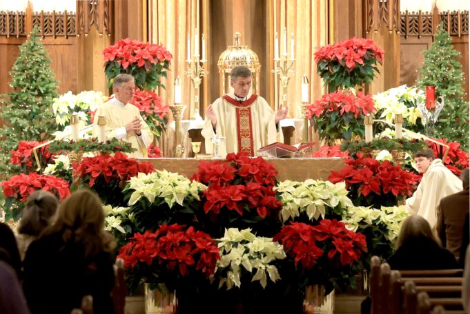 Bishop Koenig celebrates Christmas vigil at St. Ann parish in Wilmington — Photo gallery