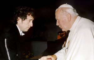 Bob Dylan makes me want to be 80. Or even 85: ‘When you’re young you think that time moves forward’ — Elizabeth Scalia