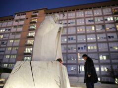 Pope Leo doctors report surgery reveals lung cancer, portion of right lung removed