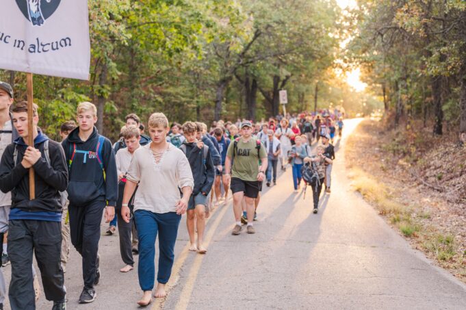 Annual ‘Three Hearts Pilgrimage’ seeks to unite families, pray for country