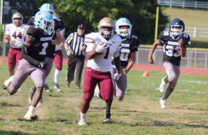 Saint Elizabeth High School pulls away early in football win at Dickinson High School: Photo gallery