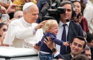 The risen Christ brings joy, hope along life’s journey, Pope Leo says during general audience