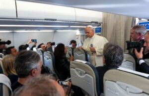 Holding inflight news conference, Pope Leo XIV talks about peace in Gaza, Ukraine: ‘We try to be a mediating voice’