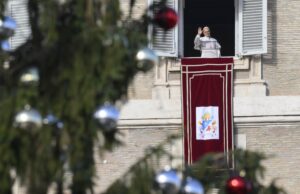 Pray for peace in front of the Nativity scene, Pope Leo XIV asks children