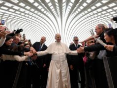 As extraordinary consistory begins, so does symbolic transition from the Francis to Leo