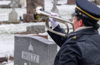 Lou Holtz laid to rest as Notre Dame highlights faith over football legacy: ‘Lou’s tough love was indeed genuine’