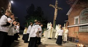 Triduum in Diocese of Wilmington includes Easter Vigil celebration with Bishop Koenig at Cathedral of St. Peter — Photo gallery