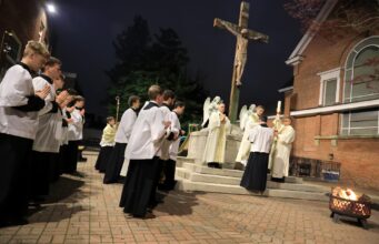 Triduum in Diocese of Wilmington includes Easter Vigil celebration with Bishop Koenig at Cathedral of St. Peter — Photo gallery