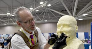 Minnesota butter sculptor crafts Pope Leo XIV bust at Catholic education convention