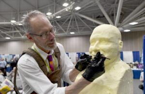 Minnesota butter sculptor crafts Pope Leo XIV bust at Catholic education convention