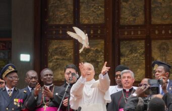 Sister Carine Tangiri Mangu shares with Pope Leo XIV details of kidnapping in Cameroon’s city of Bamenda, marred by years of violence