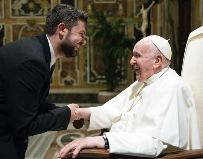 Journalist recalls Pope Francis’ emotional hospital goodbye and final words
