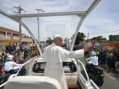 Gathered on the Saurimo, Angola esplanade under the hot sun for Mass, Pope Leo XIV says ‘Christ hears the cry of the people’ — Photo gallery