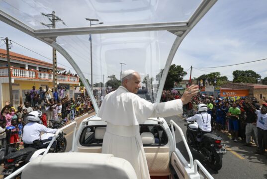 Gathered on the Saurimo, Angola esplanade under the hot sun for Mass, Pope Leo XIV says ‘Christ hears the cry of the people’ — Photo gallery