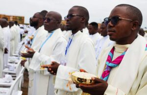 Pope Leo XIV celebrates Mass in Angola, calls faithful to renewed hope, says Jesus has the power to ‘rekindle lost hope’