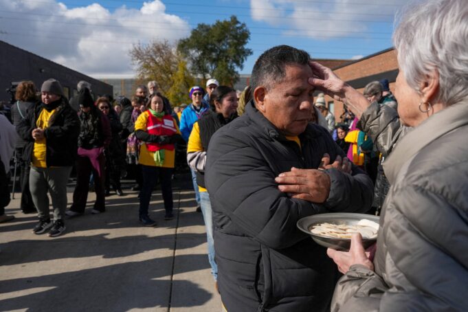 Chicago clergy resume daily ministry at ICE facility after court order