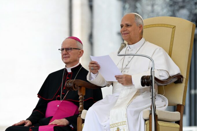 Pope Leo tells Catholic educators to lead students to Christ, the source of truth