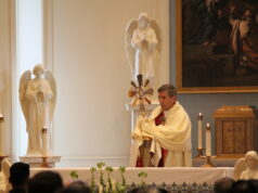 WATCH: Bishop Koenig celebrates Mass, consecrates the Diocese of Wilmington to the Sacred Heart