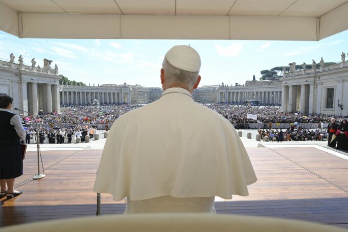 Eucharist transforms believers into Christ’s body and counters division, pope says