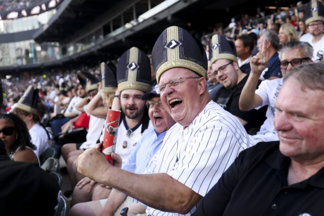 WHITE SOX POPE HAT NIGHT