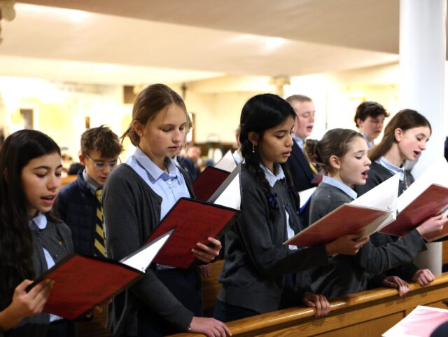 CONNECTICUT SCHOOLS TECH FREE CATHOLIC EDUCATION