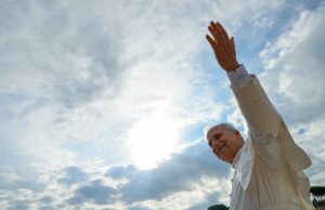 Pope Leo XIV calls Catholics to work for justice, peace and fraternity, remain righteous