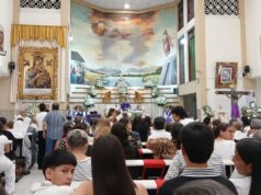 Ecuadorean Catholics hold Mass for priest killed by falling crucifix