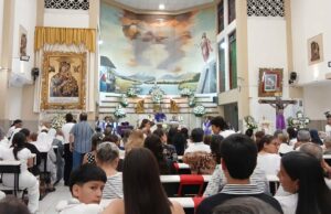 Ecuadorean Catholics hold Mass for priest killed by falling crucifix